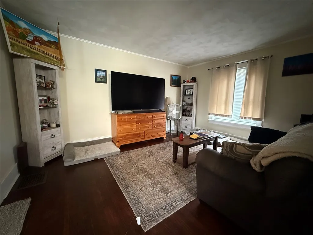 49 Miller Street, Seneca Falls, New York 13148, Seneca Falls, New York 13148, 6 Bedroom Bedrooms, ,2 BathroomBathrooms,Residential,For Sale,49 Miller Street, Seneca Falls, New York 13148,0,R1718900