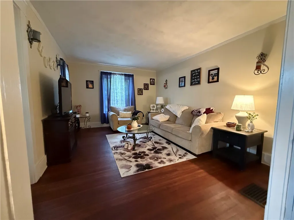 49 Miller Street, Seneca Falls, New York 13148, Seneca Falls, New York 13148, 6 Bedroom Bedrooms, ,2 BathroomBathrooms,Residential,For Sale,49 Miller Street, Seneca Falls, New York 13148,0,R1718900