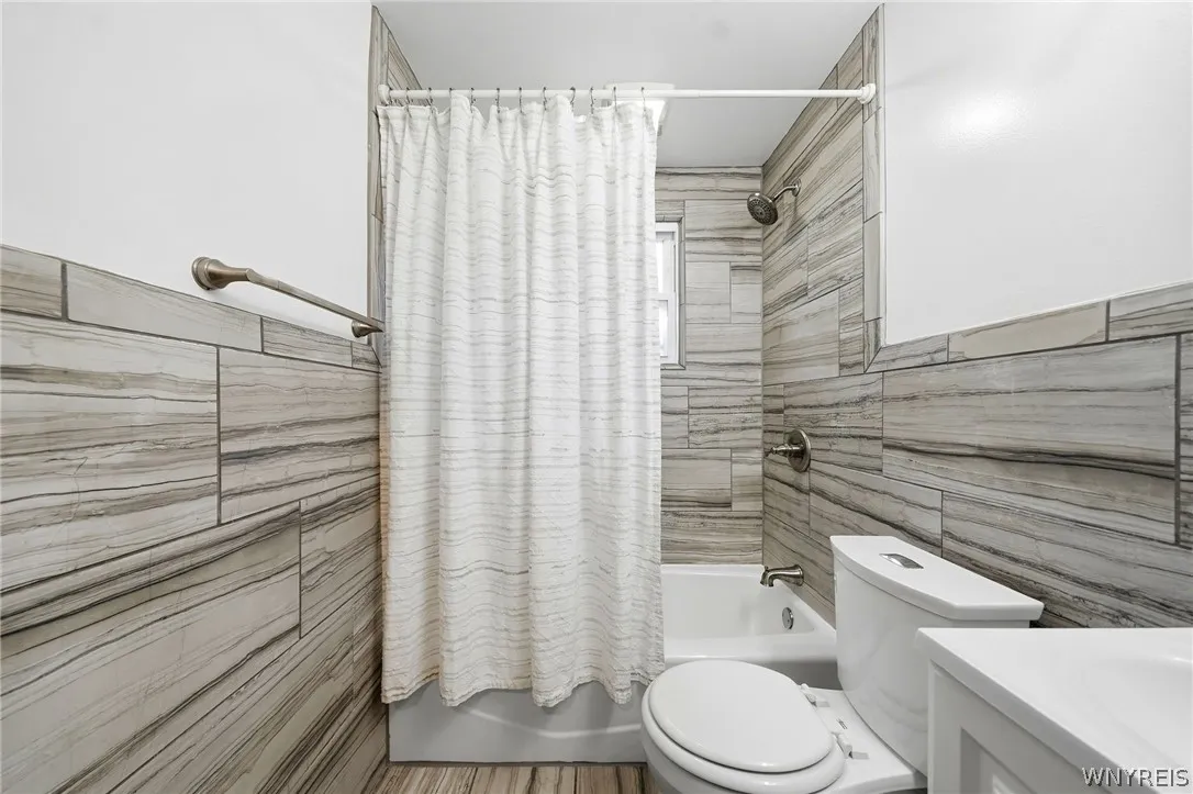 320 Marilla Street, Buffalo, New York 14220, Buffalo, New York 14220, 4 Bedroom Bedrooms, 6 Room Rooms,1 BathroomBathrooms,Residential,For Sale,320 Marilla Street, Buffalo, New York 14220,0,B1719447