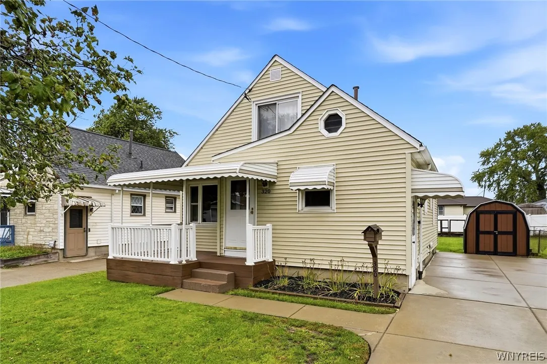 320 Marilla Street, Buffalo, New York 14220, Buffalo, New York 14220, 4 Bedroom Bedrooms, 6 Room Rooms,1 BathroomBathrooms,Residential,For Sale,320 Marilla Street, Buffalo, New York 14220,0,B1719447