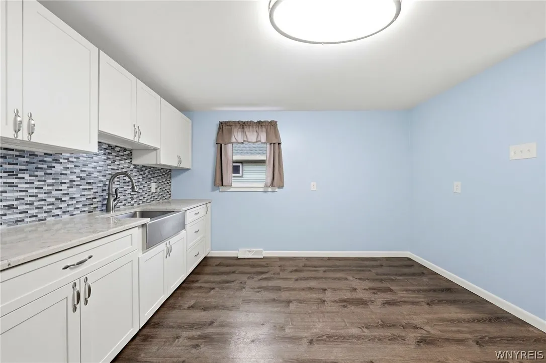 320 Marilla Street, Buffalo, New York 14220, Buffalo, New York 14220, 4 Bedroom Bedrooms, 6 Room Rooms,1 BathroomBathrooms,Residential,For Sale,320 Marilla Street, Buffalo, New York 14220,0,B1719447