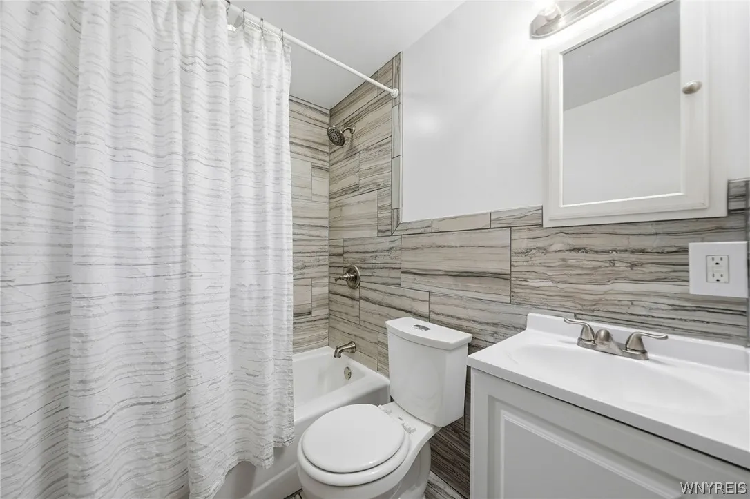 320 Marilla Street, Buffalo, New York 14220, Buffalo, New York 14220, 4 Bedroom Bedrooms, 6 Room Rooms,1 BathroomBathrooms,Residential,For Sale,320 Marilla Street, Buffalo, New York 14220,0,B1719447