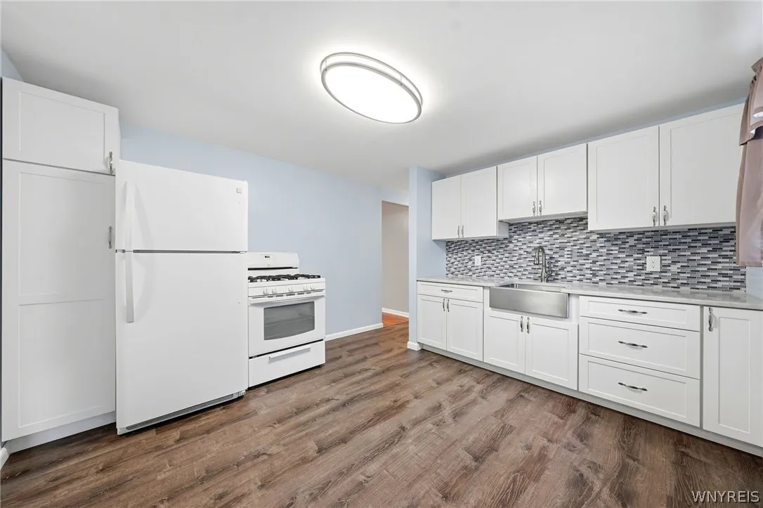 320 Marilla Street, Buffalo, New York 14220, Buffalo, New York 14220, 4 Bedroom Bedrooms, 6 Room Rooms,1 BathroomBathrooms,Residential,For Sale,320 Marilla Street, Buffalo, New York 14220,0,B1719447