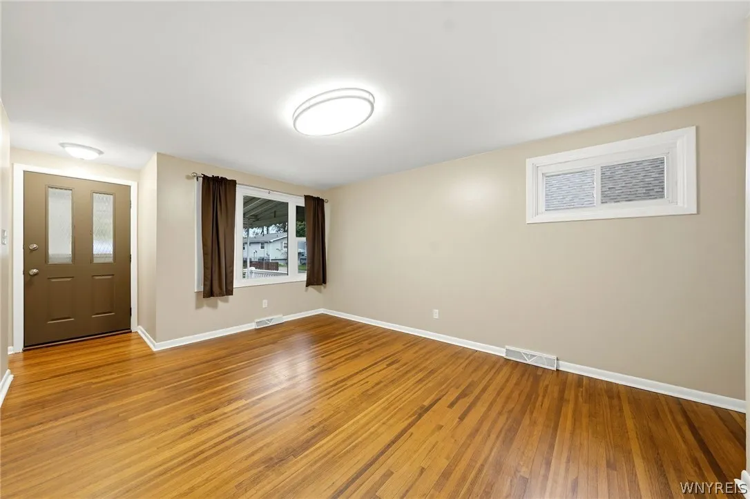 320 Marilla Street, Buffalo, New York 14220, Buffalo, New York 14220, 4 Bedroom Bedrooms, 6 Room Rooms,1 BathroomBathrooms,Residential,For Sale,320 Marilla Street, Buffalo, New York 14220,0,B1719447