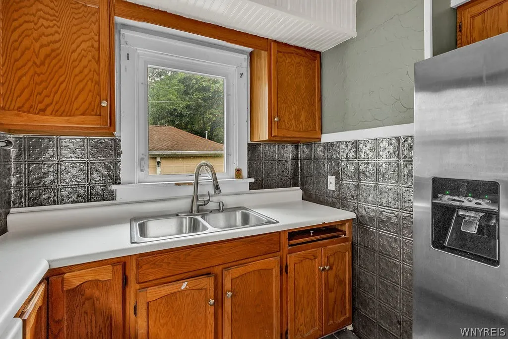 22 Bewley Parkway, Lockport City, New York 14094, Lockport City, New York 14094, 3 Bedroom Bedrooms, 8 Room Rooms,2 BathroomBathrooms,Residential,For Sale,22 Bewley Parkway, Lockport City, New York 14094,0,B1719439