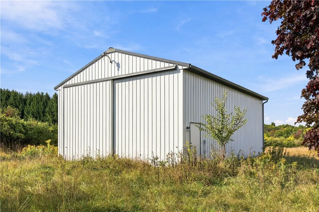 30 x 40 barn with concrete floor!