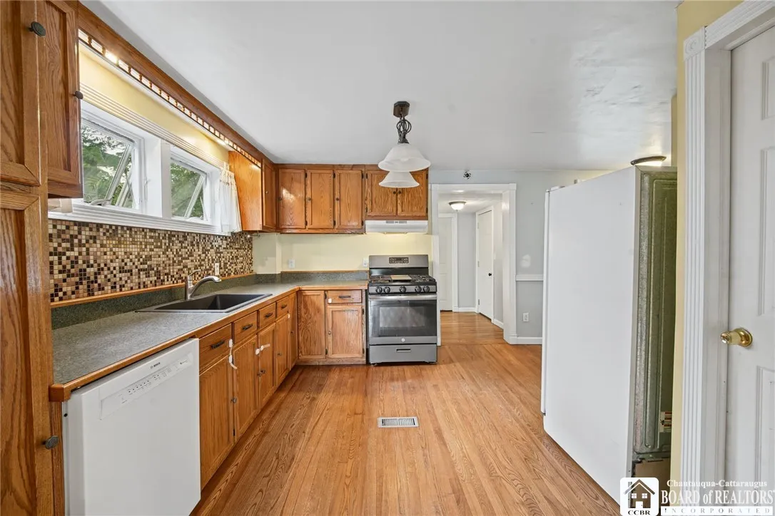 6 Center Street, Randolph, New York 14772, Randolph, New York 14772, 3 Bedroom Bedrooms, 8 Room Rooms,2 BathroomBathrooms,Residential,For Sale,6 Center Street, Randolph, New York 14772,0,R1716465