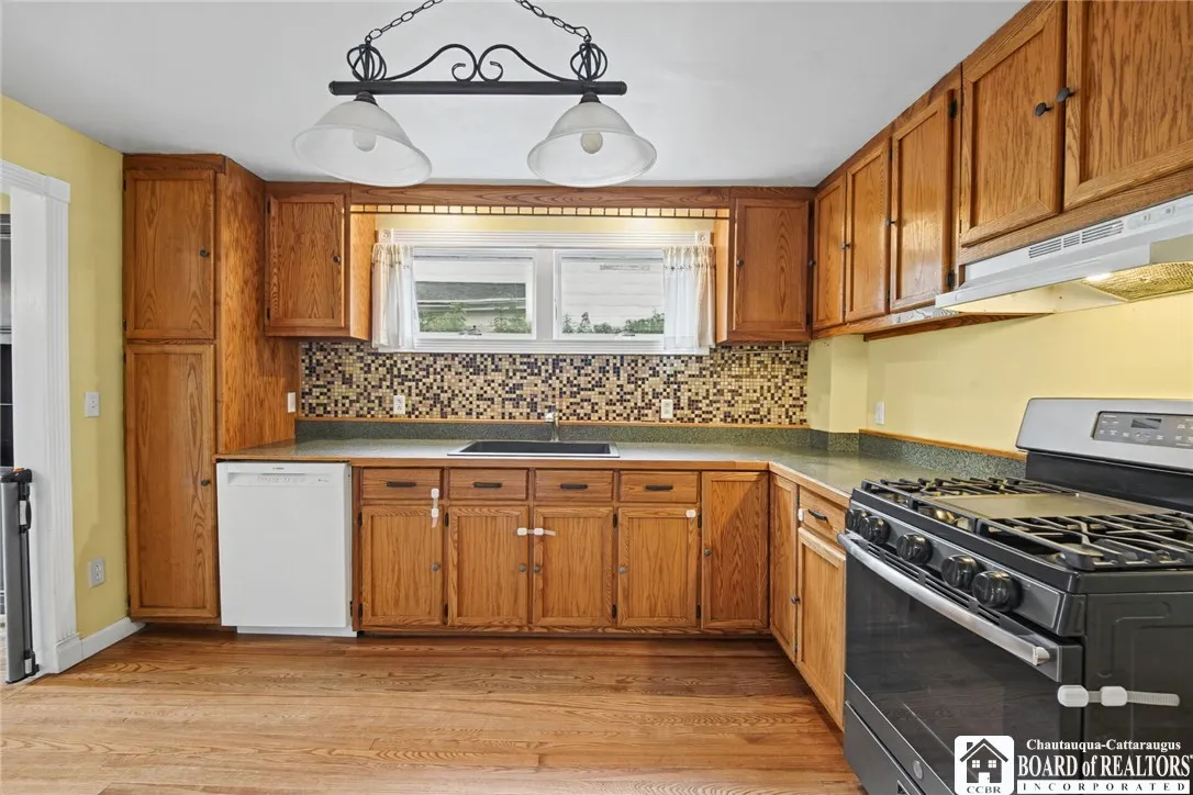 6 Center Street, Randolph, New York 14772, Randolph, New York 14772, 3 Bedroom Bedrooms, 8 Room Rooms,2 BathroomBathrooms,Residential,For Sale,6 Center Street, Randolph, New York 14772,0,R1716465