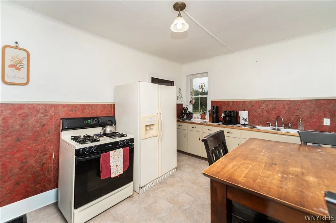 4213 Route 98, Java, New York 14113, Java, New York 14113, 3 Bedroom Bedrooms, 8 Room Rooms,1 BathroomBathrooms,Residential,For Sale,4213 Route 98, Java, New York 14113,0,B1719504