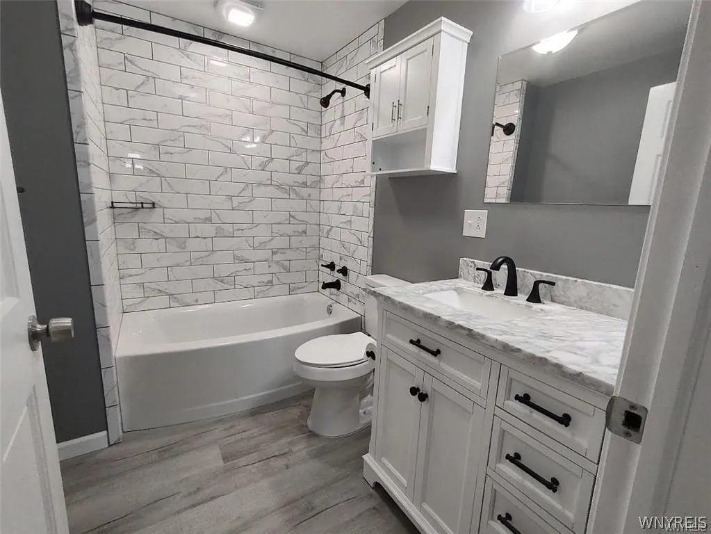 246 Kennedy Avenue, Evans, New York 14006, Evans, New York 14006, 2 Bedroom Bedrooms, 6 Room Rooms,2 BathroomBathrooms,Residential,For Sale,246 Kennedy Avenue, Evans, New York 14006,0,B1719523
