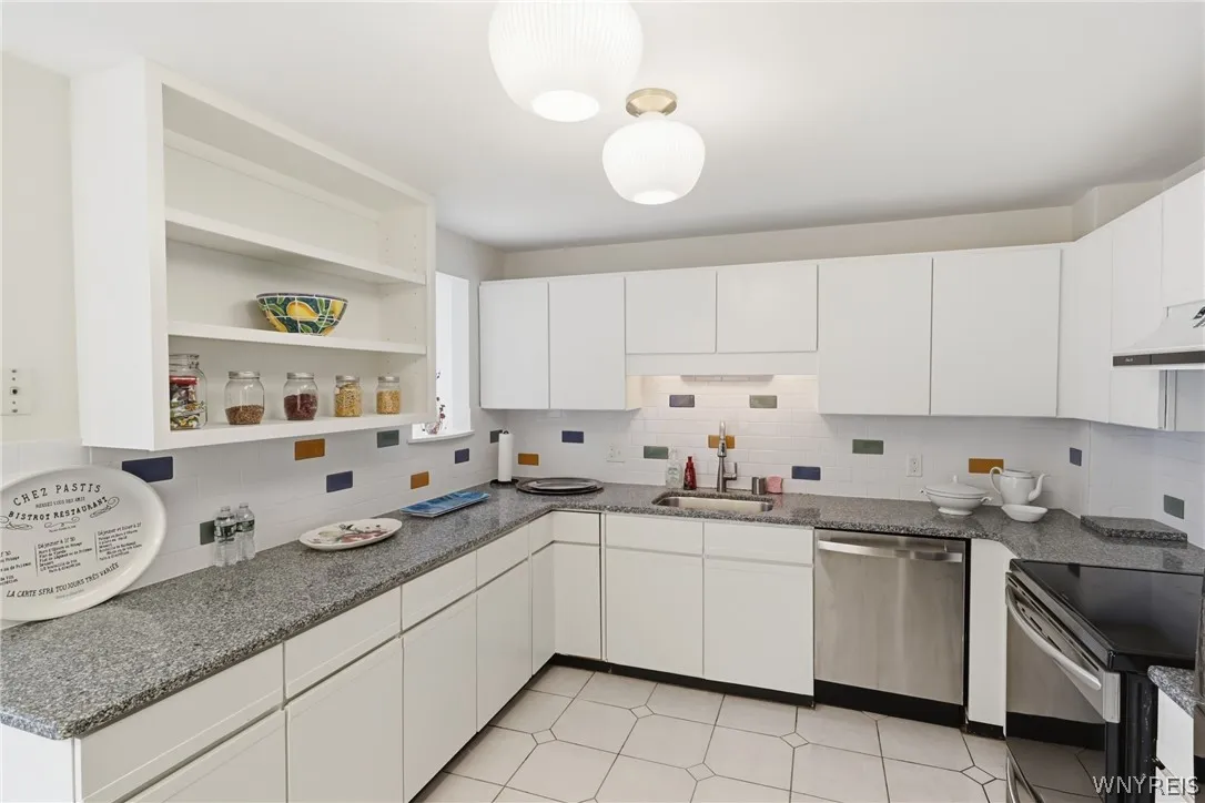 801 Admirals Walk Circle Circle 801, Buffalo, New, Buffalo, New York 14202, 2 Bedroom Bedrooms, 4 Room Rooms,2 BathroomBathrooms,Residential,For Sale,801 Admirals Walk Circle Circle 801, Buffalo, New ,0,B1719515