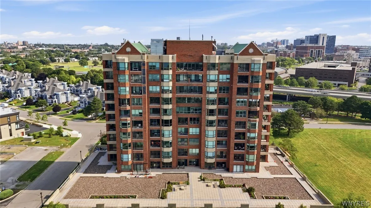 801 Admirals Walk Circle Circle 801, Buffalo, New, Buffalo, New York 14202, 2 Bedroom Bedrooms, 4 Room Rooms,2 BathroomBathrooms,Residential,For Sale,801 Admirals Walk Circle Circle 801, Buffalo, New ,0,B1719515