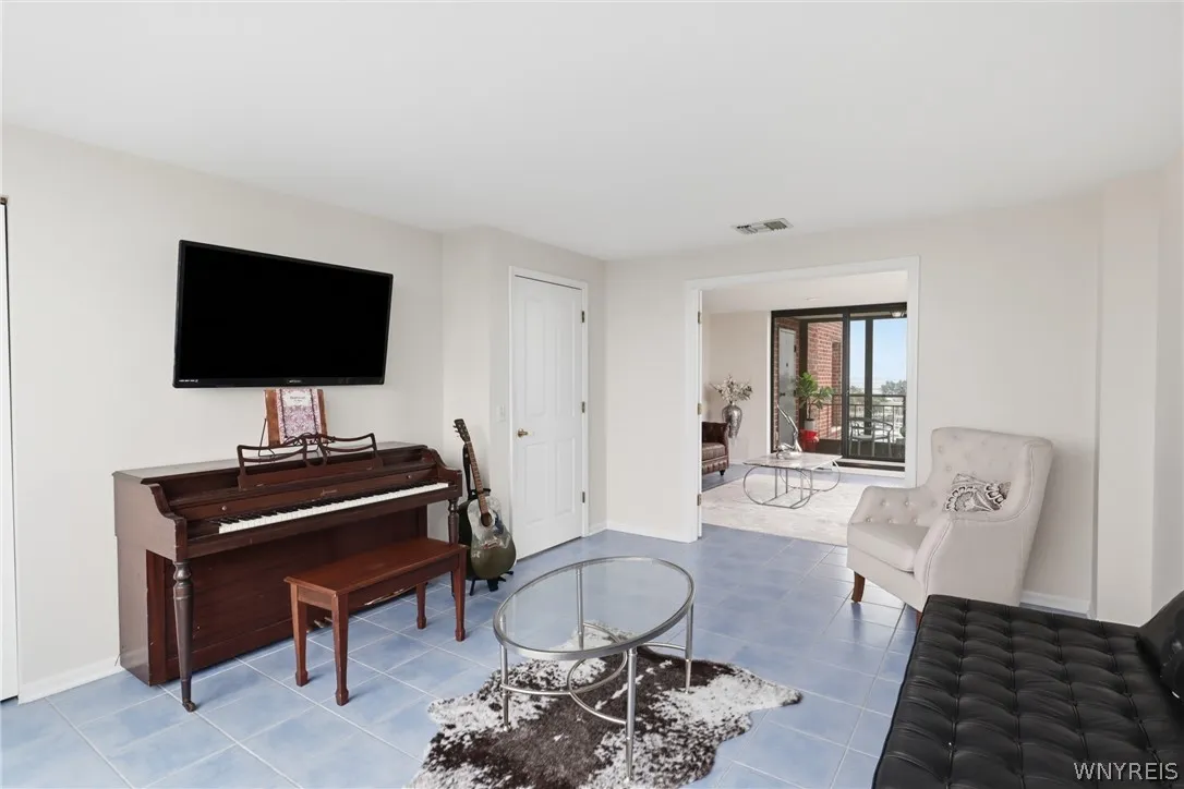 801 Admirals Walk Circle Circle 801, Buffalo, New, Buffalo, New York 14202, 2 Bedroom Bedrooms, 4 Room Rooms,2 BathroomBathrooms,Residential,For Sale,801 Admirals Walk Circle Circle 801, Buffalo, New ,0,B1719515