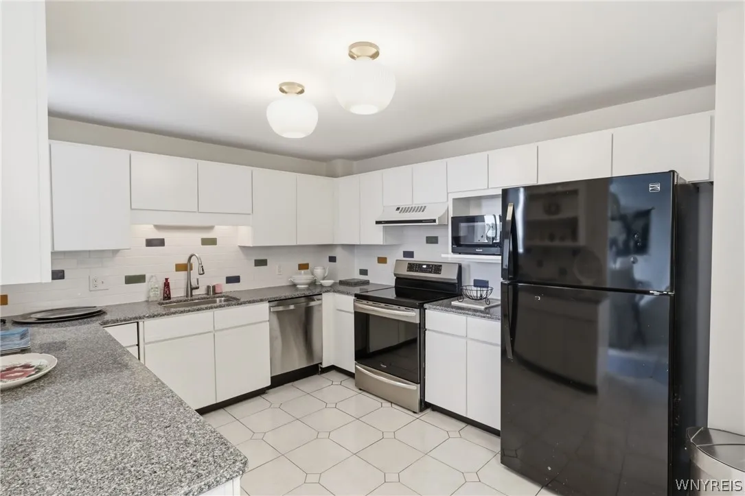 801 Admirals Walk Circle Circle 801, Buffalo, New, Buffalo, New York 14202, 2 Bedroom Bedrooms, 4 Room Rooms,2 BathroomBathrooms,Residential,For Sale,801 Admirals Walk Circle Circle 801, Buffalo, New ,0,B1719515