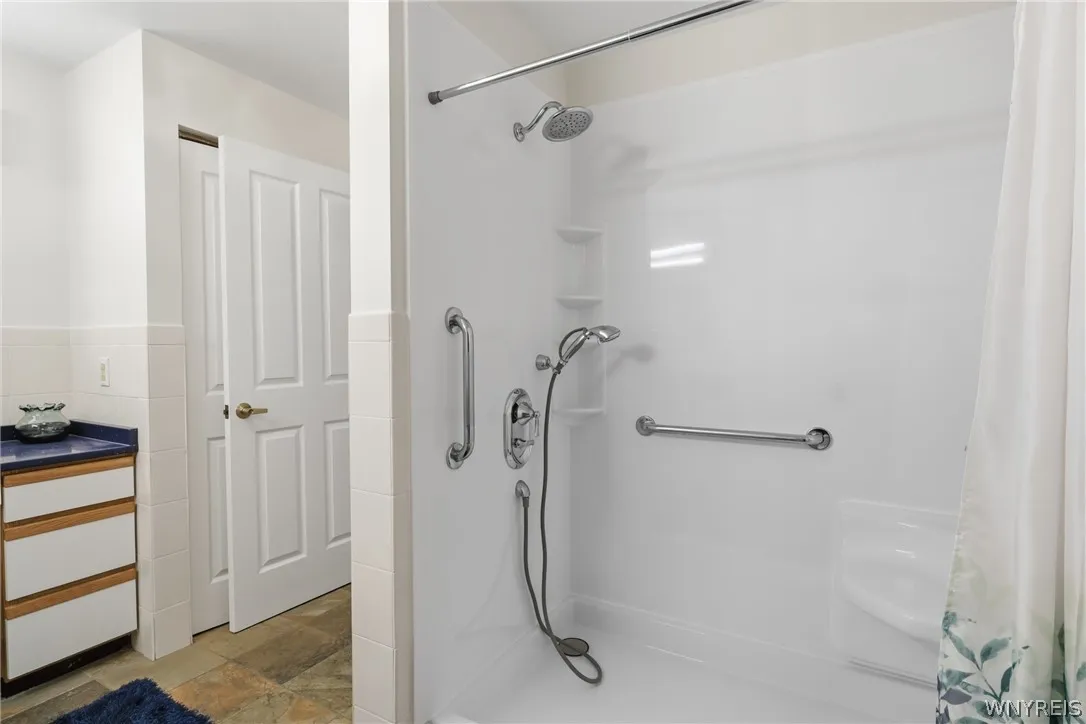 801 Admirals Walk Circle Circle 801, Buffalo, New, Buffalo, New York 14202, 2 Bedroom Bedrooms, 4 Room Rooms,2 BathroomBathrooms,Residential,For Sale,801 Admirals Walk Circle Circle 801, Buffalo, New ,0,B1719515
