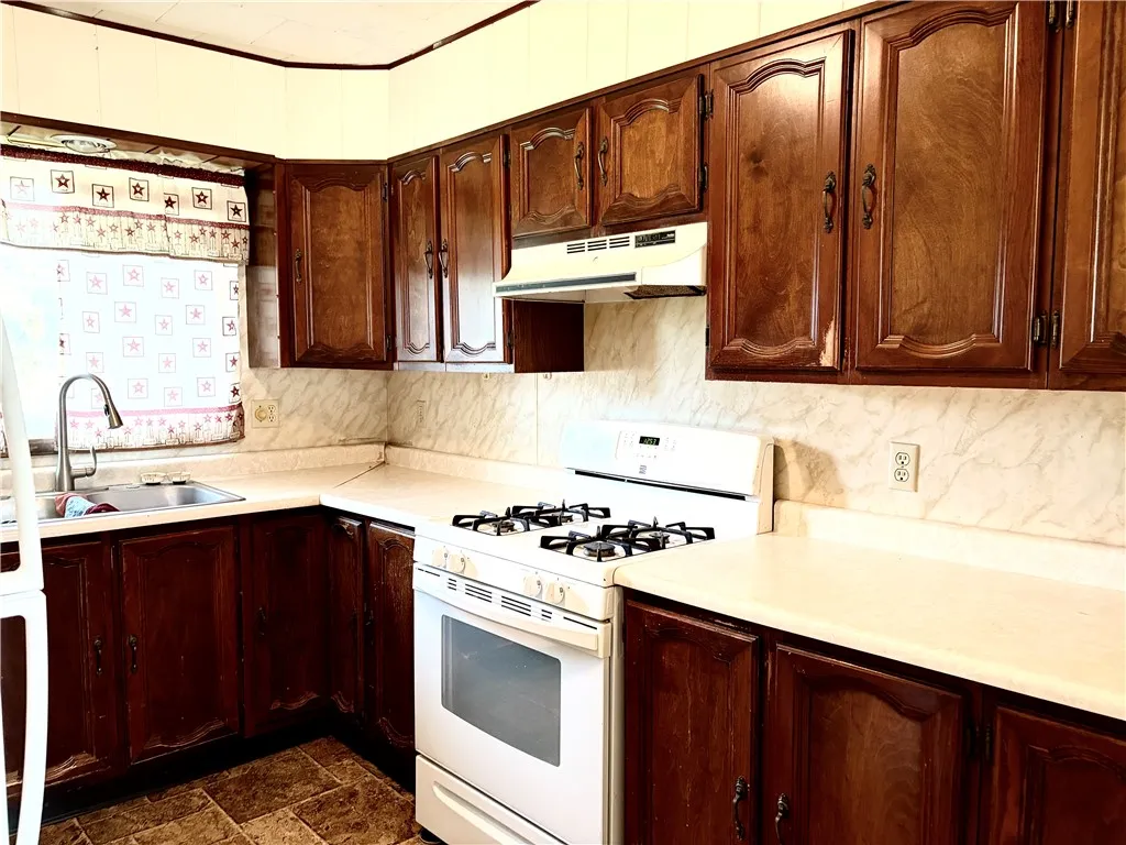 57 West Main Street, Canisteo, New York 14823, Canisteo, New York 14823, 2 Bedroom Bedrooms, 5 Room Rooms,1 BathroomBathrooms,Residential,For Sale,57 West Main Street, Canisteo, New York 14823,0,R1718877