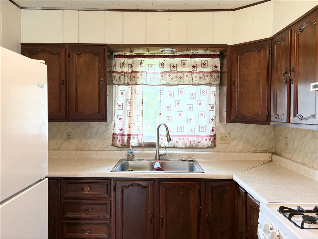 57 West Main Street, Canisteo, New York 14823, Canisteo, New York 14823, 2 Bedroom Bedrooms, 5 Room Rooms,1 BathroomBathrooms,Residential,For Sale,57 West Main Street, Canisteo, New York 14823,0,R1718877
