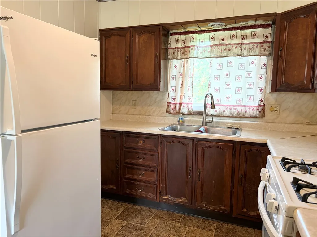 57 West Main Street, Canisteo, New York 14823, Canisteo, New York 14823, 2 Bedroom Bedrooms, 5 Room Rooms,1 BathroomBathrooms,Residential,For Sale,57 West Main Street, Canisteo, New York 14823,0,R1718877