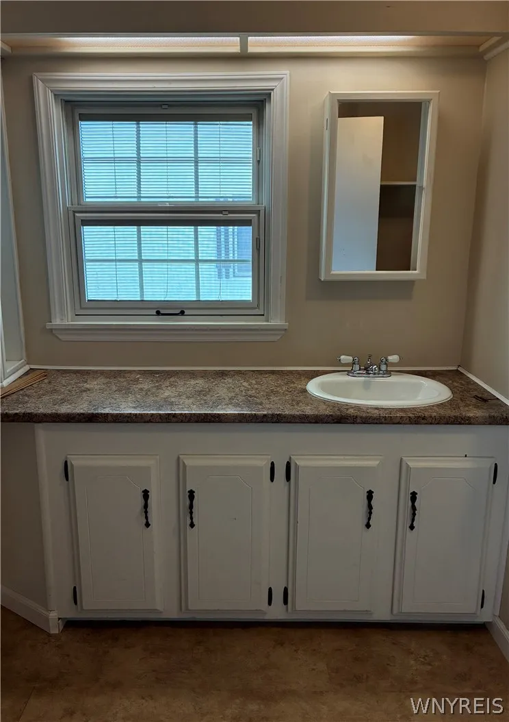 PRIMARY DOUBLE SIZE VANITY