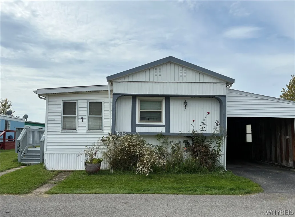 2 CAR TANDEM DEEP HEATED GARAGE