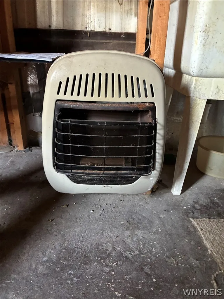 GAS HEATING UNIT FOR WORKSHOP AND GARAGE