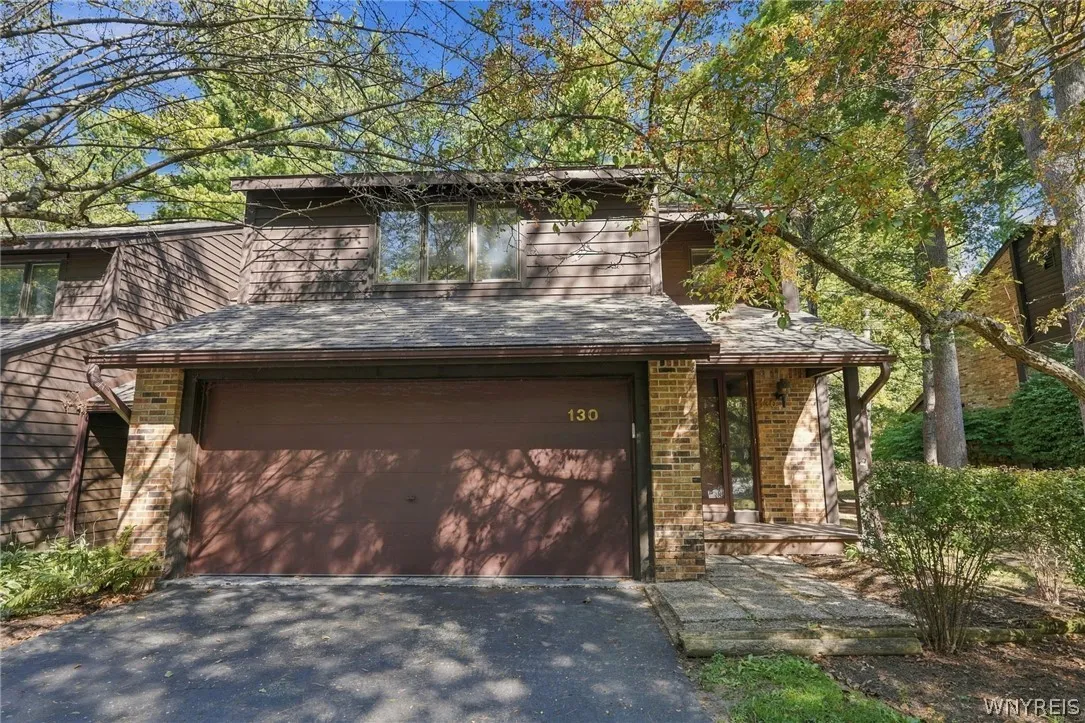 130 Breezewood, Amherst, New York 14051, Amherst, New York 14051, 3 Bedroom Bedrooms, 5 Room Rooms,2 BathroomBathrooms,Residential,For Sale,130 Breezewood, Amherst, New York 14051,0,B1714448