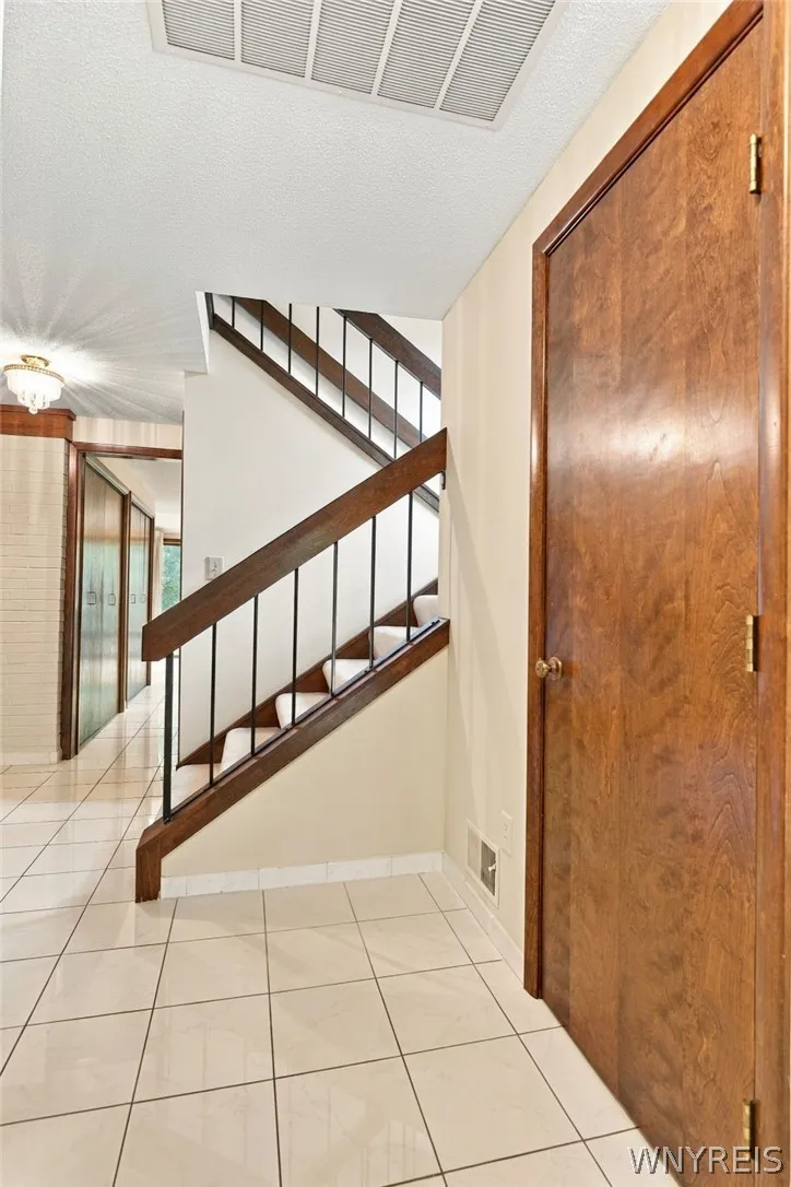 130 Breezewood, Amherst, New York 14051, Amherst, New York 14051, 3 Bedroom Bedrooms, 5 Room Rooms,2 BathroomBathrooms,Residential,For Sale,130 Breezewood, Amherst, New York 14051,0,B1714448