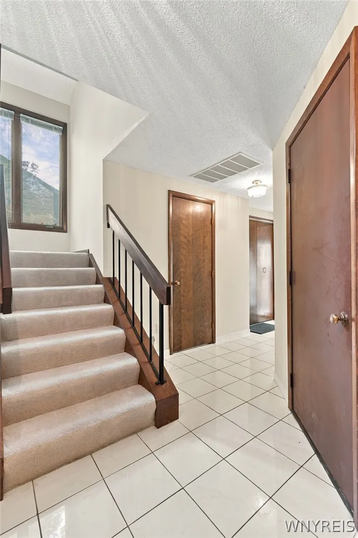 130 Breezewood, Amherst, New York 14051, Amherst, New York 14051, 3 Bedroom Bedrooms, 5 Room Rooms,2 BathroomBathrooms,Residential,For Sale,130 Breezewood, Amherst, New York 14051,0,B1714448