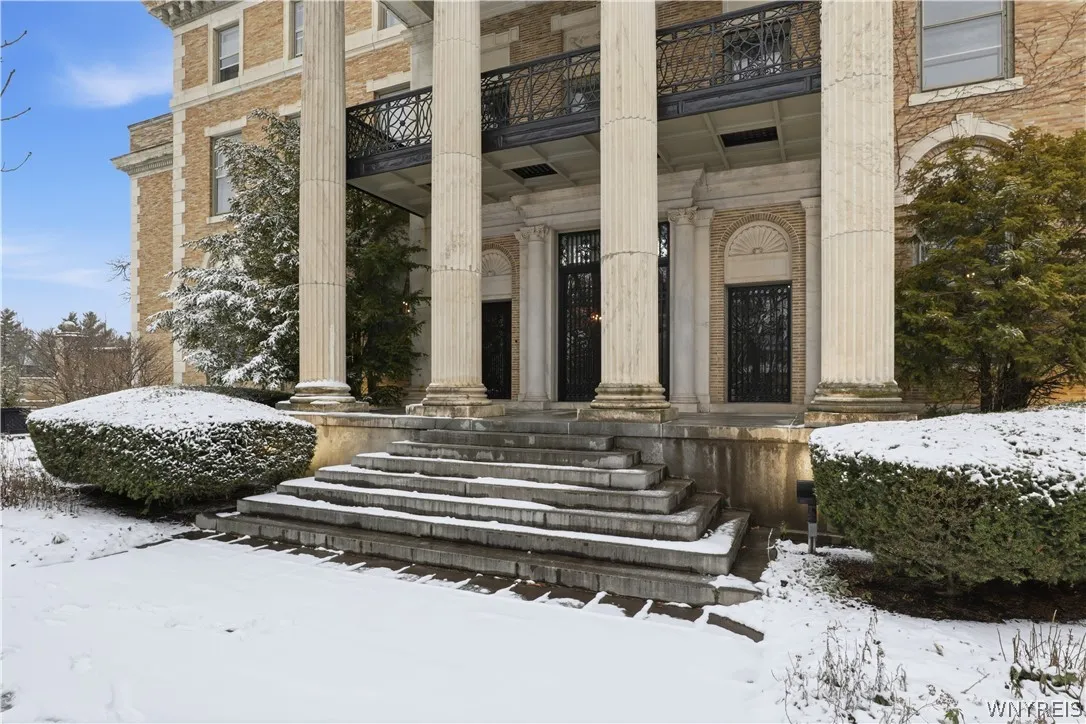672 Delaware Avenue, Buffalo, New York 14209, Buffalo, New York 14209, ,Commercial Sale,For Sale,672 Delaware Avenue, Buffalo, New York 14209,0,B1719577
