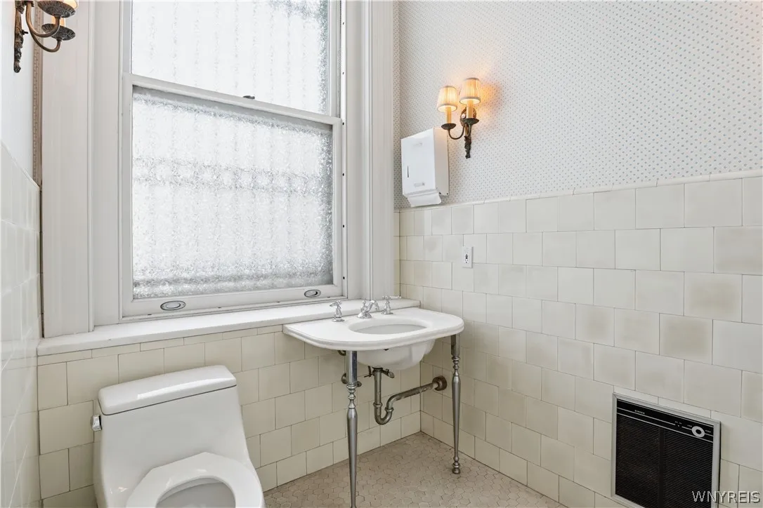 672 Delaware Avenue, Buffalo, New York 14209, Buffalo, New York 14209, ,Commercial Sale,For Sale,672 Delaware Avenue, Buffalo, New York 14209,0,B1719577