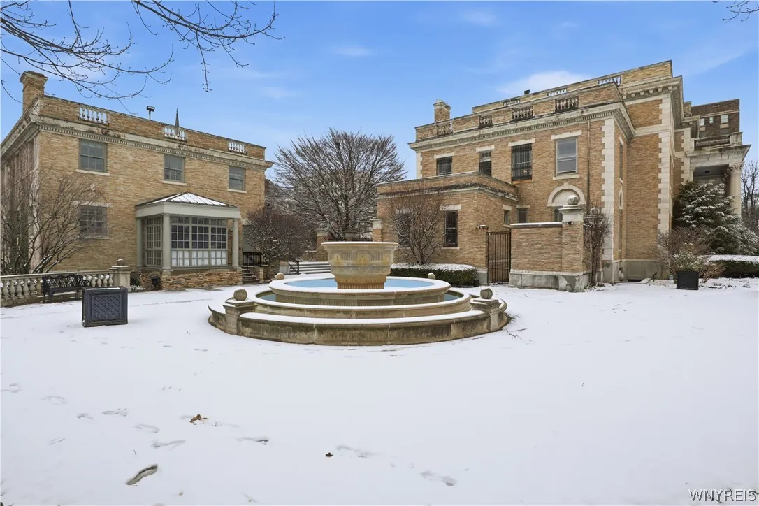 672 Delaware Avenue, Buffalo, New York 14209, Buffalo, New York 14209, ,Commercial Sale,For Sale,672 Delaware Avenue, Buffalo, New York 14209,0,B1719577