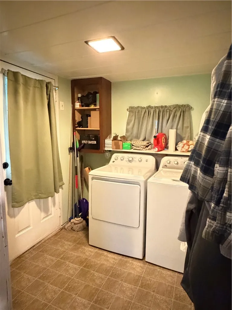 1st Floor laundry rm