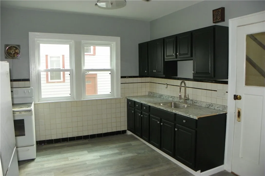 45-47 Werner Park 45, Rochester, New York 14620, Rochester, New York 14620, 3 Bedroom Bedrooms, 7 Room Rooms,1 BathroomBathrooms,Residential Lease,For Rent,45-47 Werner Park 45, Rochester, New York 14620,0,R1719659