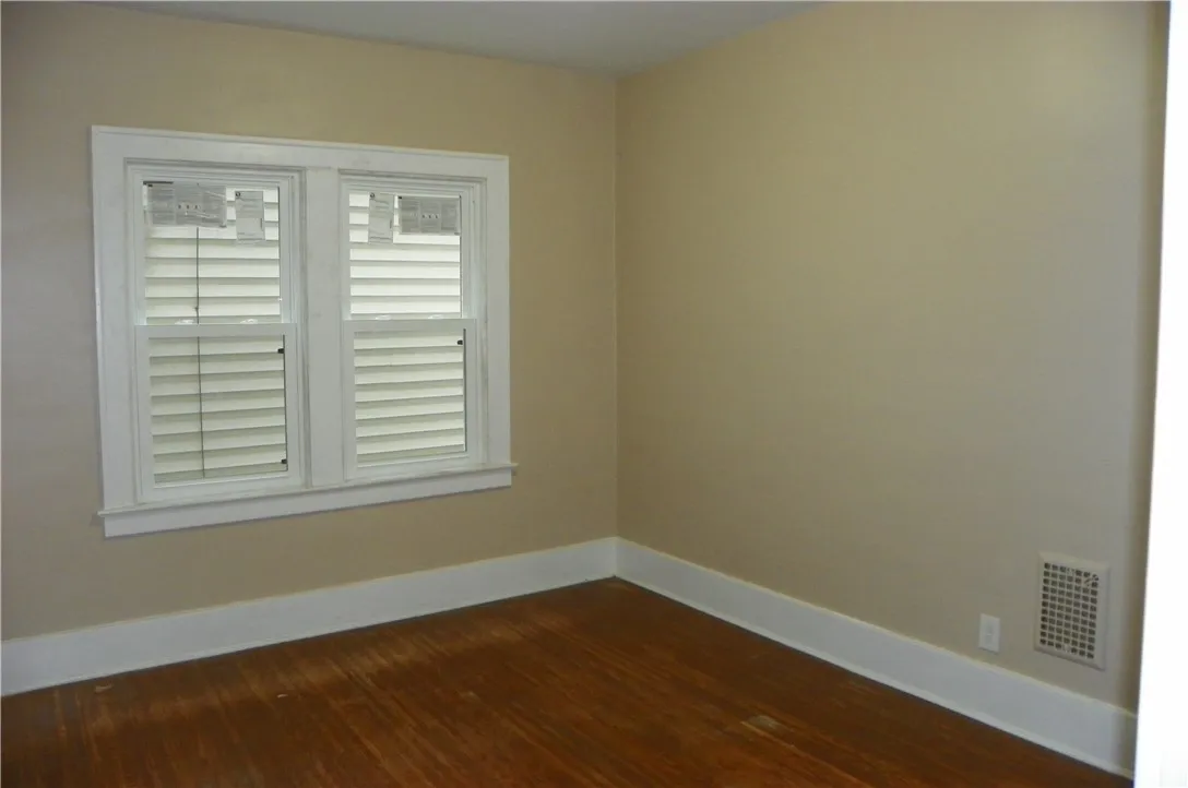 45-47 Werner Park 45, Rochester, New York 14620, Rochester, New York 14620, 3 Bedroom Bedrooms, 7 Room Rooms,1 BathroomBathrooms,Residential Lease,For Rent,45-47 Werner Park 45, Rochester, New York 14620,0,R1719659