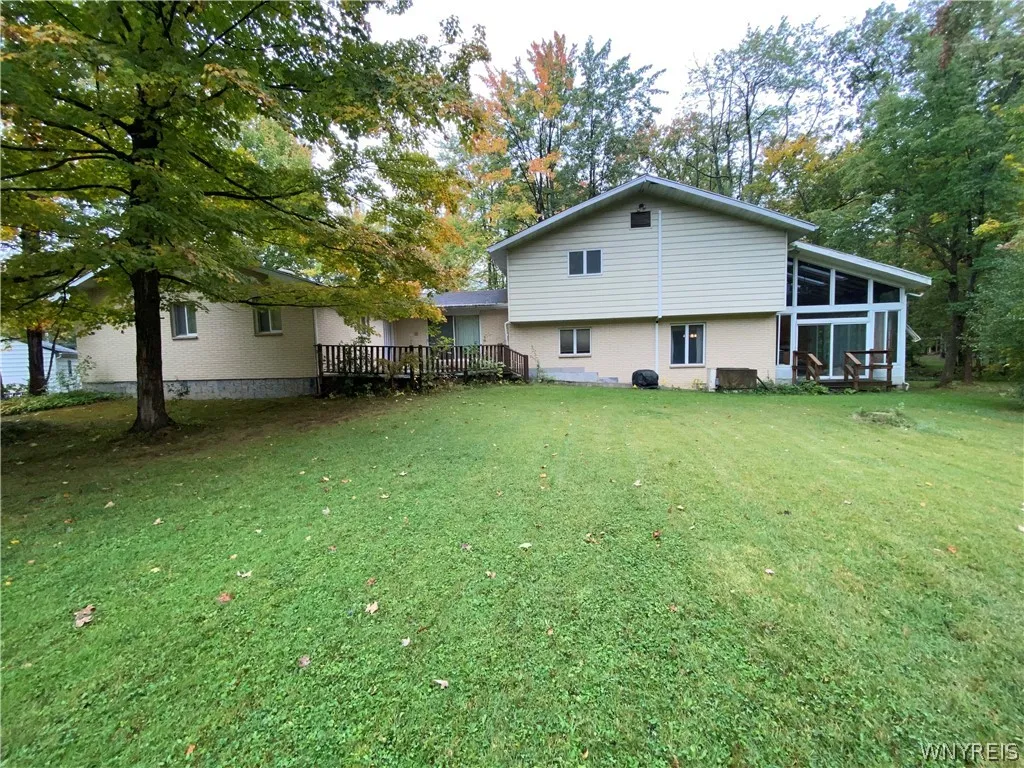 6768 Southwestern Boulevard, Hamburg, New York 140, Hamburg, New York 14085, 3 Bedroom Bedrooms, 6 Room Rooms,2 BathroomBathrooms,Residential,For Sale,6768 Southwestern Boulevard, Hamburg, New York 140,0,B1719544