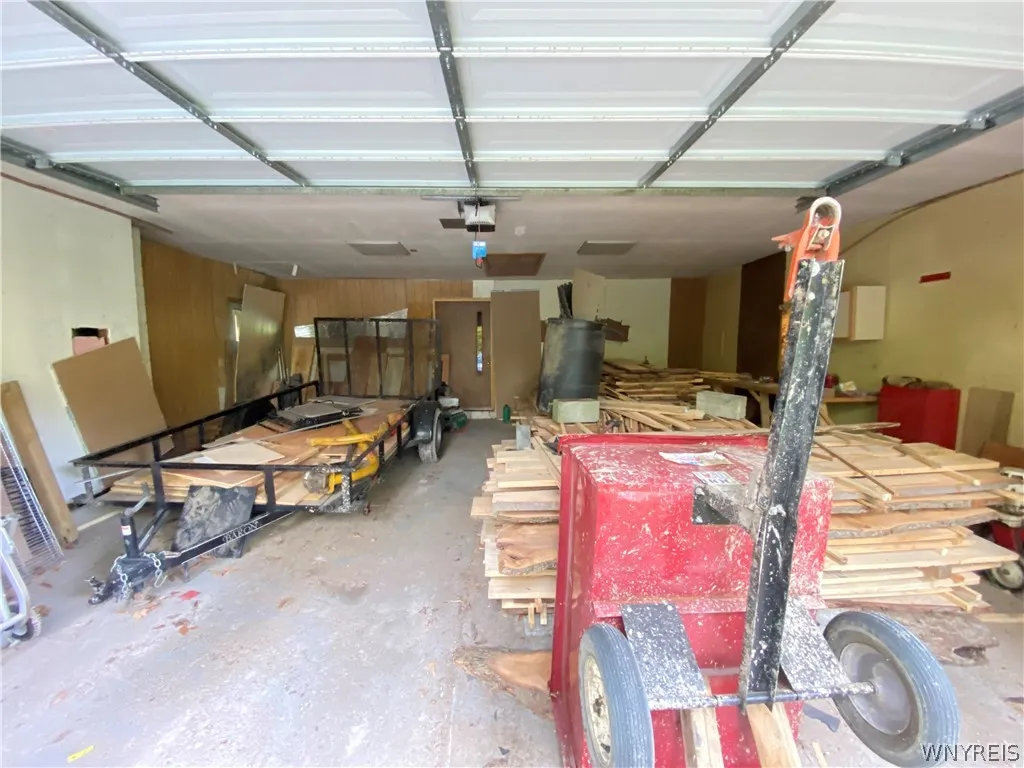 6768 Southwestern Boulevard, Hamburg, New York 140, Hamburg, New York 14085, 3 Bedroom Bedrooms, 6 Room Rooms,2 BathroomBathrooms,Residential,For Sale,6768 Southwestern Boulevard, Hamburg, New York 140,0,B1719544