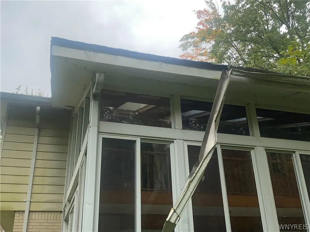6768 Southwestern Boulevard, Hamburg, New York 140, Hamburg, New York 14085, 3 Bedroom Bedrooms, 6 Room Rooms,2 BathroomBathrooms,Residential,For Sale,6768 Southwestern Boulevard, Hamburg, New York 140,0,B1719544
