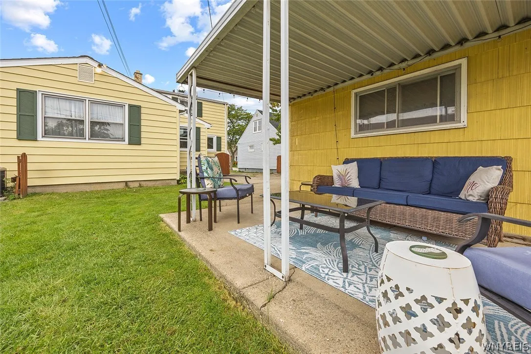 141 North Ellwood Avenue, Tonawanda, New York 1422, Tonawanda, New York 14223, 4 Bedroom Bedrooms, 8 Room Rooms,2 BathroomBathrooms,Residential,For Sale,141 North Ellwood Avenue, Tonawanda, New York 1422,0,B1719140