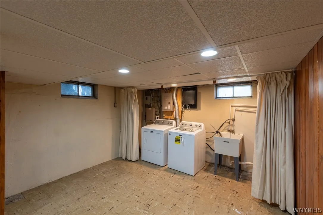 514 Windermere Boulevard, Amherst, New York 14226, Amherst, New York 14226, 4 Bedroom Bedrooms, 7 Room Rooms,2 BathroomBathrooms,Residential,For Sale,514 Windermere Boulevard, Amherst, New York 14226,0,B1719452
