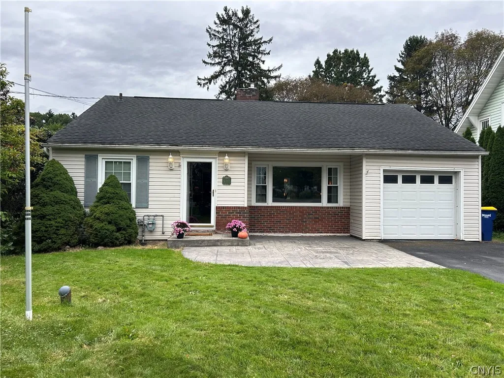 2703 West Genesee Street, Geddes, New York 13219, Geddes, New York 13219, 3 Bedroom Bedrooms, 6 Room Rooms,1 BathroomBathrooms,Residential,For Sale,2703 West Genesee Street, Geddes, New York 13219,0,S1719911