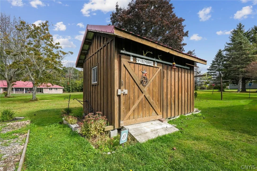 This shed will convey.