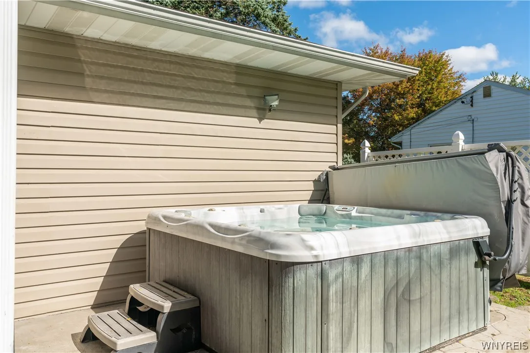 Hot tub stays