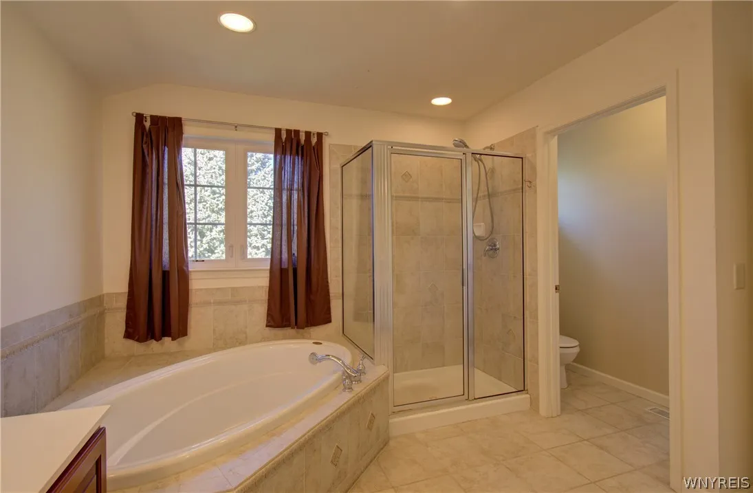6225 Country Walk Court, Clarence, New York 14032, Clarence, New York 14032, 4 Bedroom Bedrooms, 10 Room Rooms,4 BathroomBathrooms,Residential,For Sale,6225 Country Walk Court, Clarence, New York 14032,0,B1720226