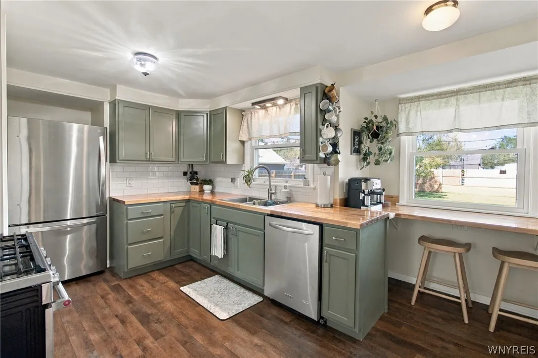 1178 Brighton Road, Tonawanda, New York 14150, Tonawanda, New York 14150, 3 Bedroom Bedrooms, 8 Room Rooms,2 BathroomBathrooms,Residential,For Sale,1178 Brighton Road, Tonawanda, New York 14150,0,B1719957