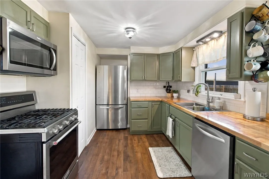 1178 Brighton Road, Tonawanda, New York 14150, Tonawanda, New York 14150, 3 Bedroom Bedrooms, 8 Room Rooms,2 BathroomBathrooms,Residential,For Sale,1178 Brighton Road, Tonawanda, New York 14150,0,B1719957