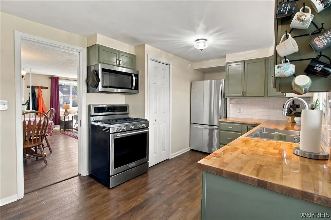 1178 Brighton Road, Tonawanda, New York 14150, Tonawanda, New York 14150, 3 Bedroom Bedrooms, 8 Room Rooms,2 BathroomBathrooms,Residential,For Sale,1178 Brighton Road, Tonawanda, New York 14150,0,B1719957
