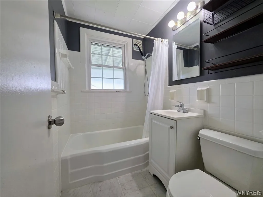 147 Fairfield Avenue, Tonawanda, New York 14223, Tonawanda, New York 14223, 3 Bedroom Bedrooms, 6 Room Rooms,1 BathroomBathrooms,Residential,For Sale,147 Fairfield Avenue, Tonawanda, New York 14223,0,B1720263