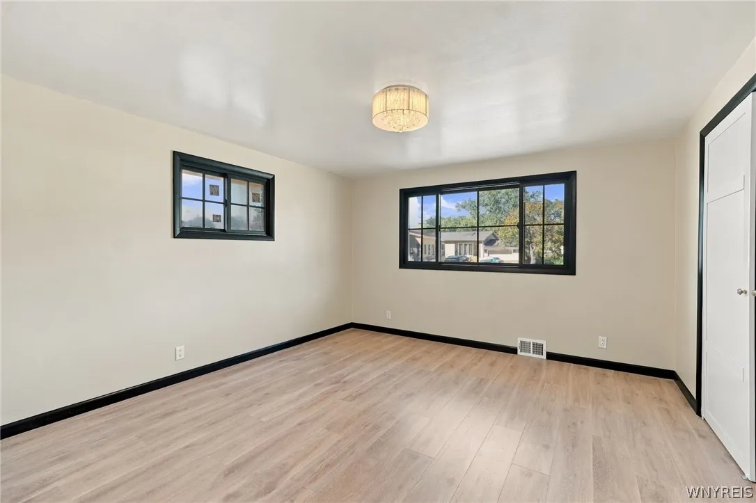 63 Saint Clare, Tonawanda, New York 14150, Tonawanda, New York 14150, 3 Bedroom Bedrooms, 7 Room Rooms,1 BathroomBathrooms,Residential,For Sale,63 Saint Clare, Tonawanda, New York 14150,0,B1720322