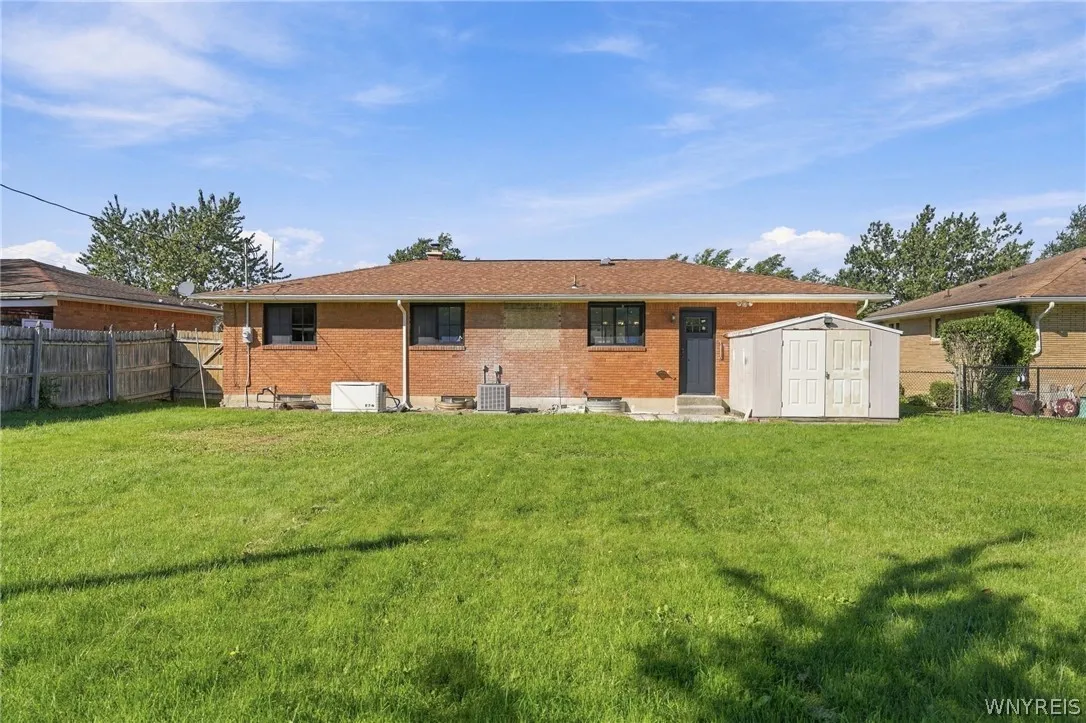 63 Saint Clare, Tonawanda, New York 14150, Tonawanda, New York 14150, 3 Bedroom Bedrooms, 7 Room Rooms,1 BathroomBathrooms,Residential,For Sale,63 Saint Clare, Tonawanda, New York 14150,0,B1720322