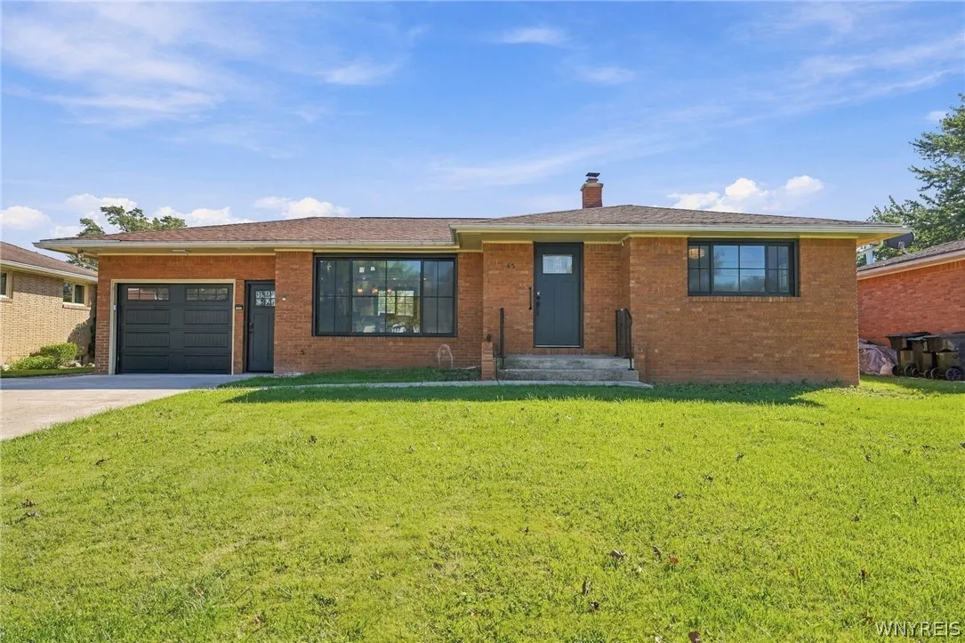 63 Saint Clare, Tonawanda, New York 14150, Tonawanda, New York 14150, 3 Bedroom Bedrooms, 7 Room Rooms,1 BathroomBathrooms,Residential,For Sale,63 Saint Clare, Tonawanda, New York 14150,0,B1720322